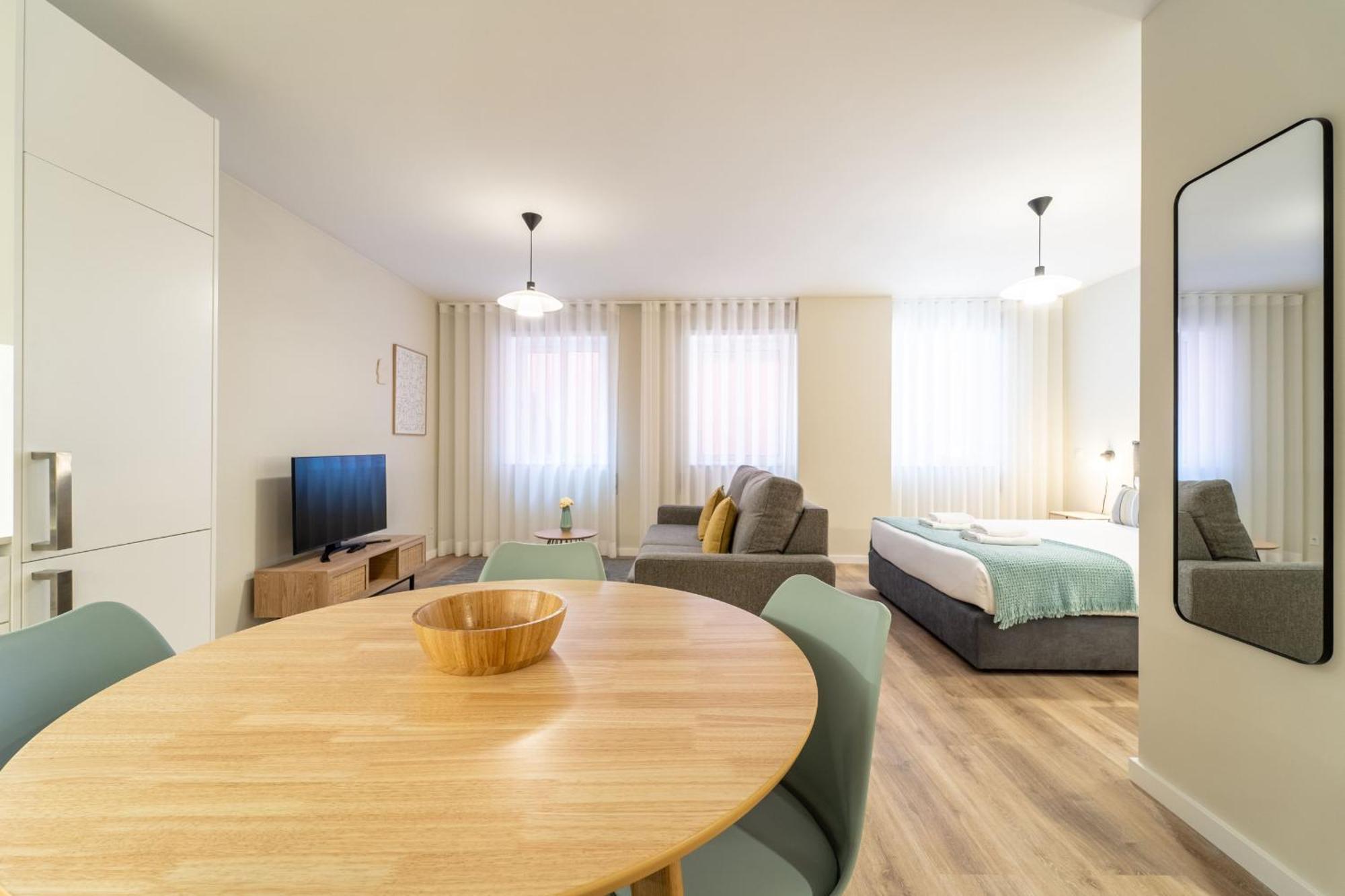 On The Square Studio - City Center By House And People Braga Extérieur photo