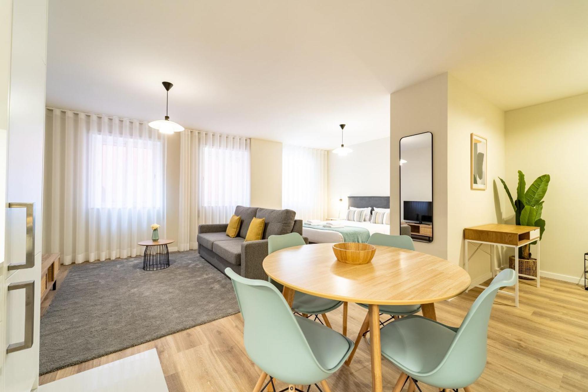 On The Square Studio - City Center By House And People Braga Extérieur photo